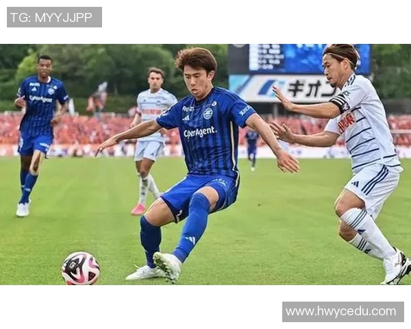 日本足球明星精彩踢球视频集锦展现球场魅力与技巧的瞬间